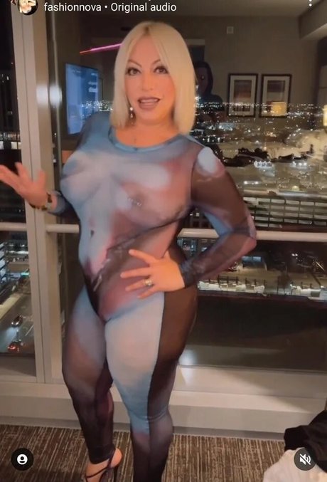 Rocha Leona star sexy galleries