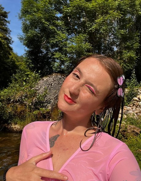 lamamifertil sexy actress photos