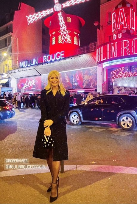 Holly Willoughby free model pic