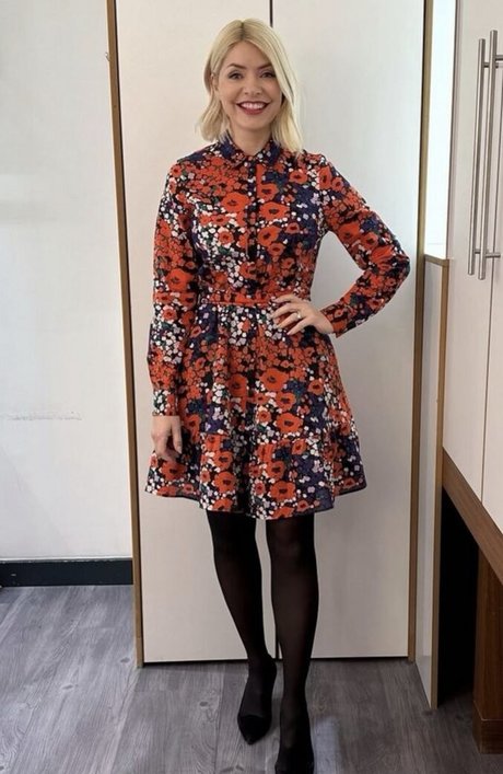 Holly Willoughby naked star photos