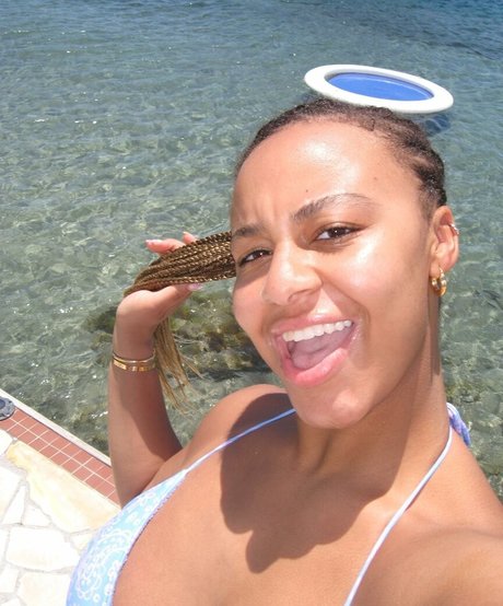 Nia Siux pornstar pretty images