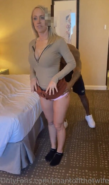 PhantomHotwife sex star photo