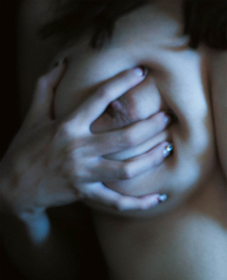 Shion Utsunomiya naked actress images