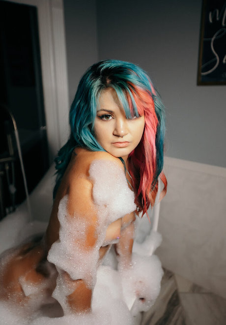 melmelly16 sex model image