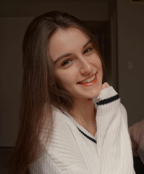 Maggie Roscher sexy pornstar pictures