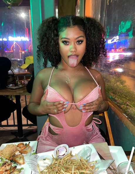 Dejarennae hd pornstar pics