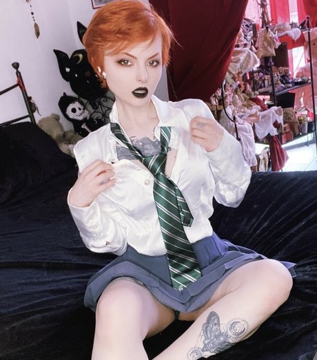 Faerie Blossom model porn pics