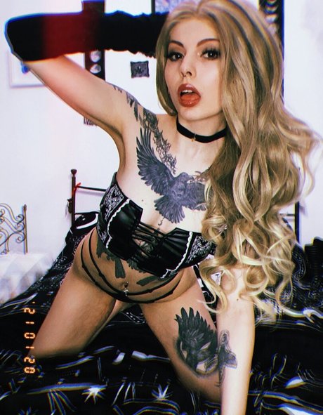 Faerie Blossom naked star pictures