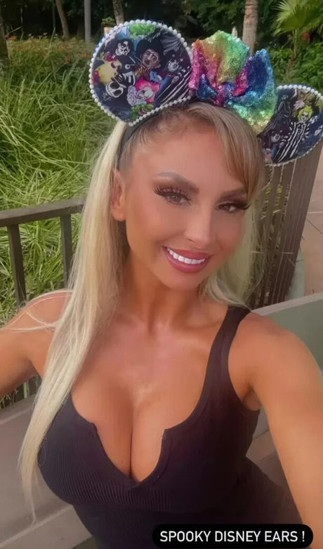 Danni Ellexo star porn pics