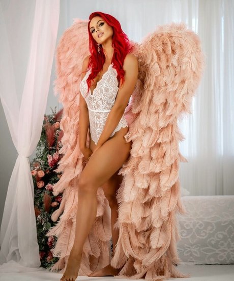 Danni Ellexo pornstar sex img