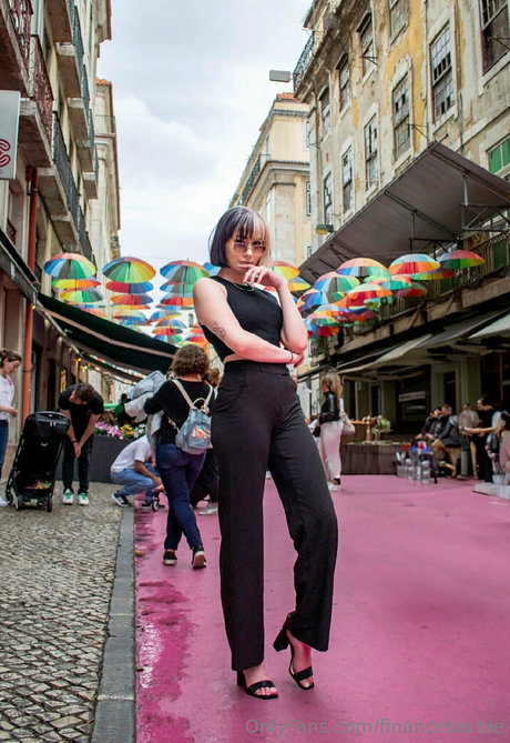 financebarbie Profile pic