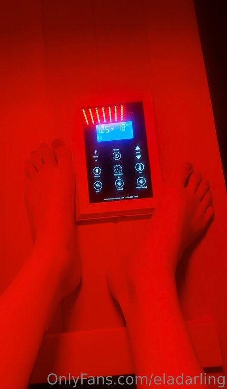 eladarling pornographic model picture