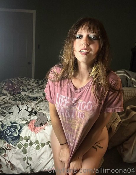 allimoona04 erotic actress img