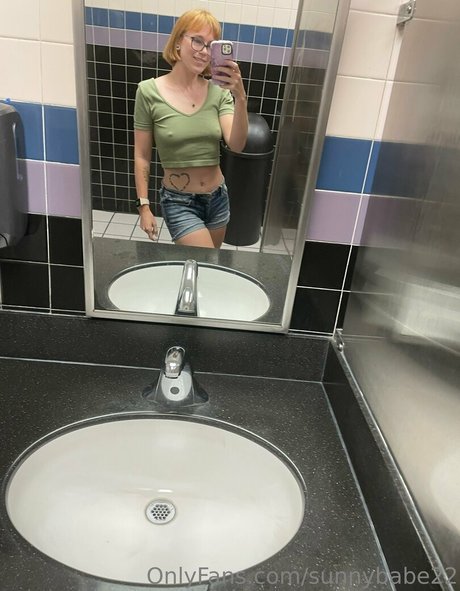 sunnybabe22 porn model image