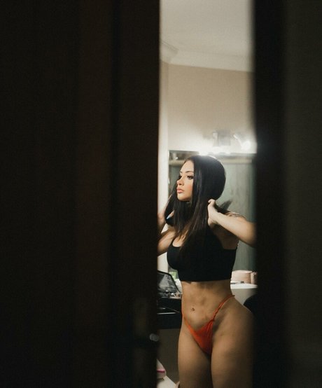 Taina Costa model pretty img