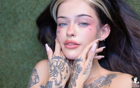 Minzi Wild pornstar xxx galleries