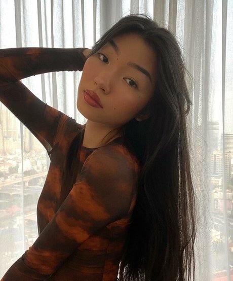 Oanhdaqueen sexy actress pics