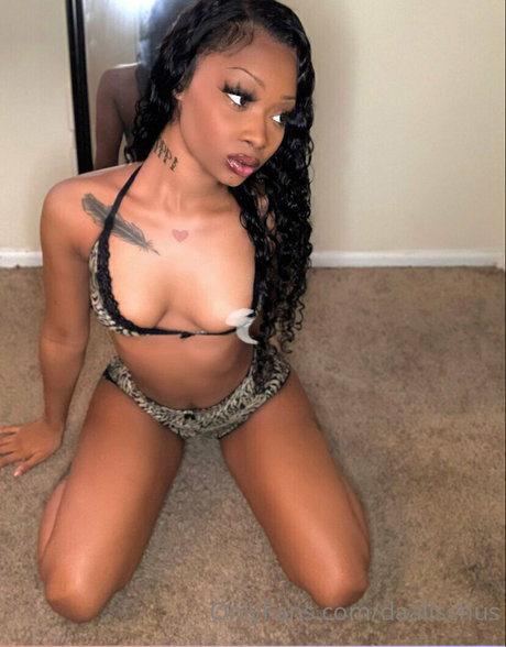 daalischusrose naked actress picture