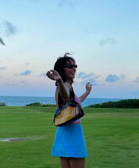 Emma Chamberlain star gallery