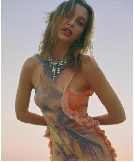 Emma Chamberlain star pretty archive