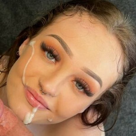 mriconicxx model top photo