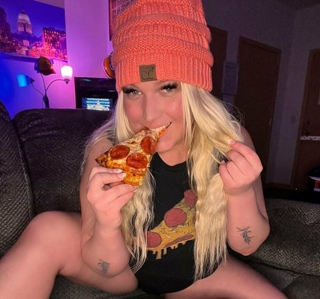 msbayfree adult actress photos