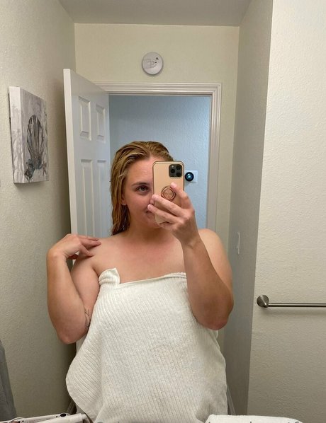 peachycatfree hot model pic