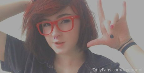 freebunnii pretty actress pics