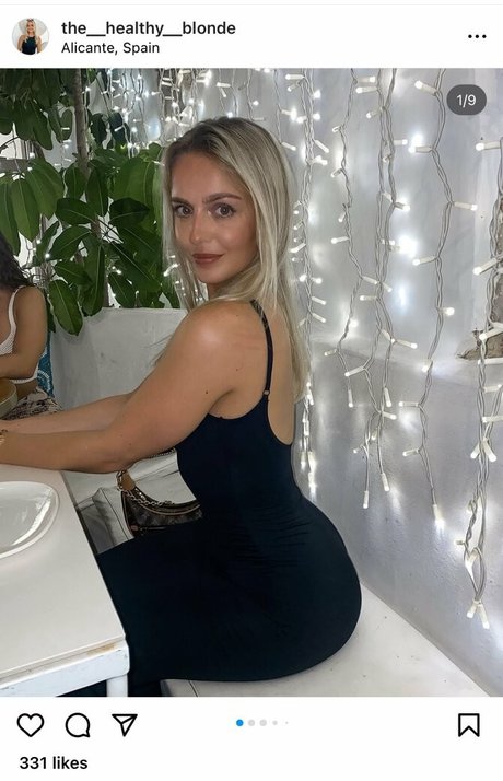 the__healthy blonde naked star pic