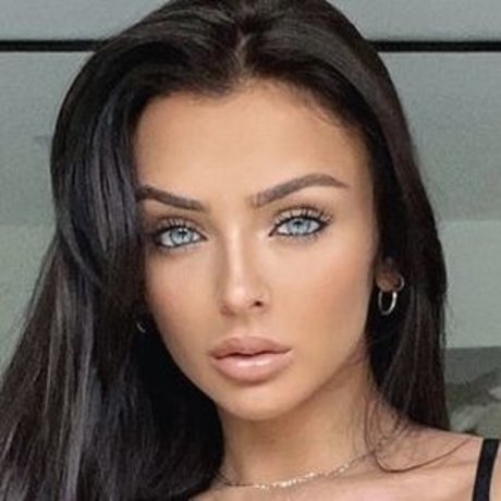 Kady McDermott top model pictures