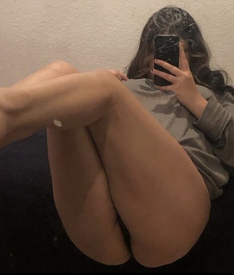 sar eliii hot actress img