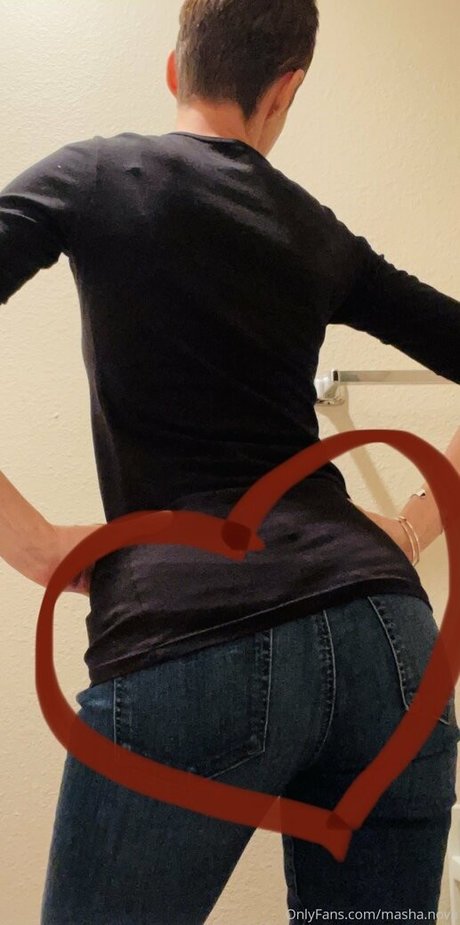 Masha nova Profile pic