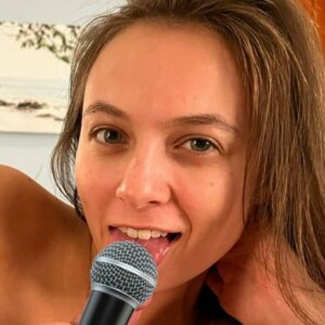 piper quinn free erotic model img