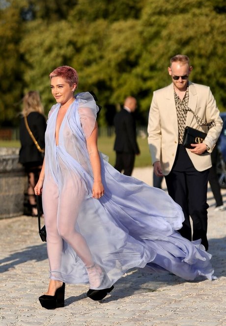 Florence Pugh perfect star photo