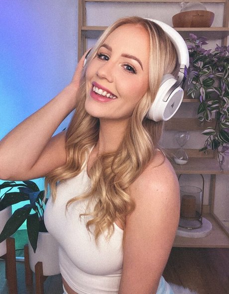 Nalopia hot actress pic