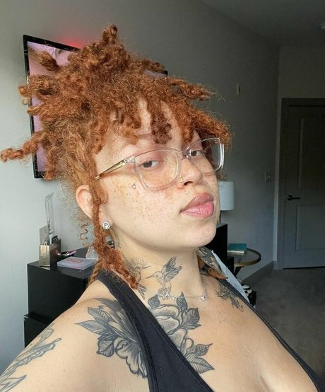 AHintOfRed pornographic actress images