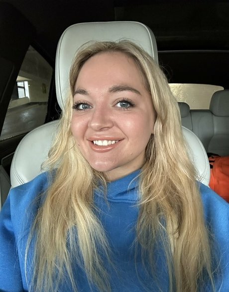 Lana Wolf pretty actress photo