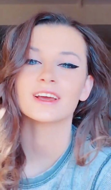 izassassin hd actress picture