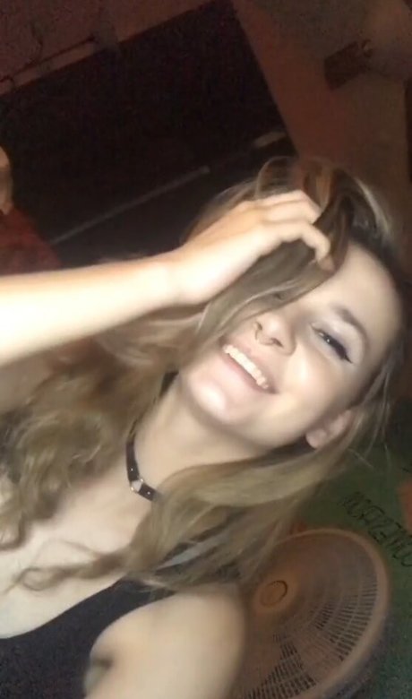 izassassin naked star photo