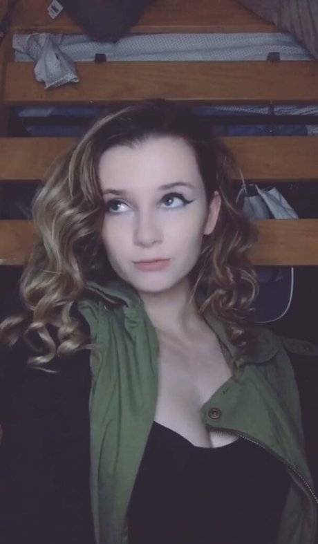 izassassin naked model pic