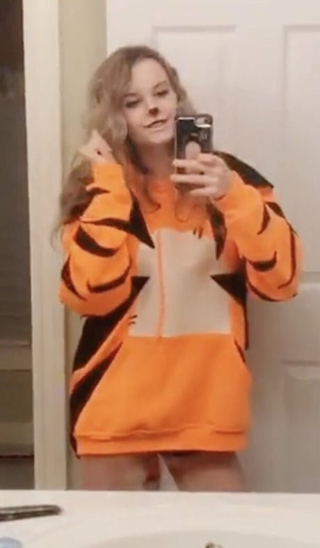 izassassin model exclusive archive