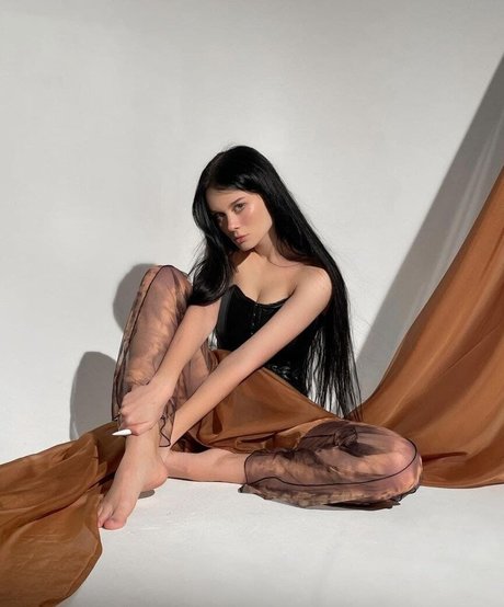 i am doshik model high quality images