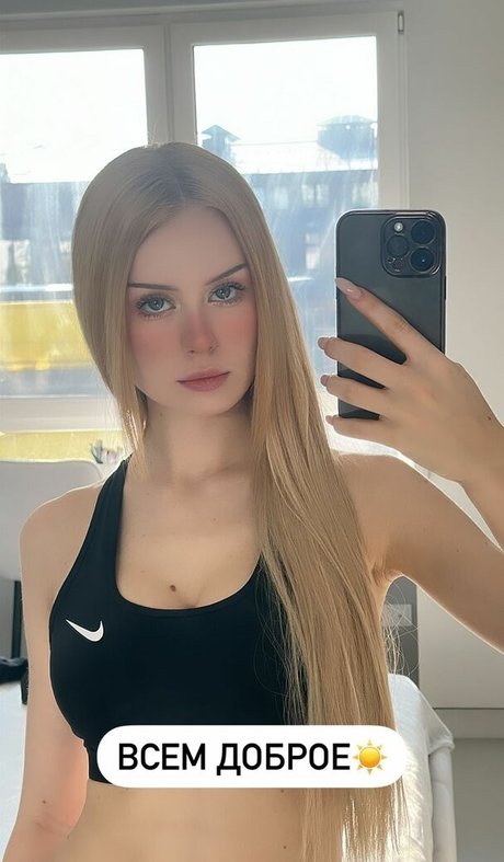 i am doshik nudes model image