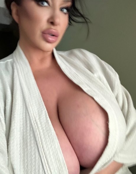 Kristine 38NN pornstar art pic