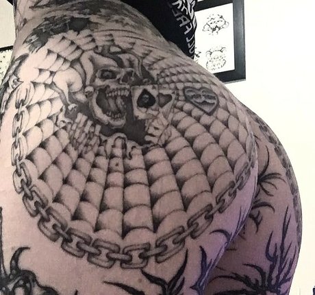 babyskeleton pornographic star photos