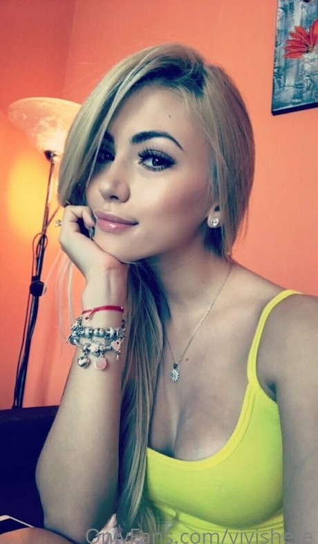 Vivianishere high quality model images