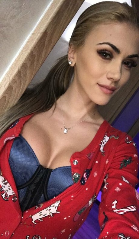 Vivianishere sex star img