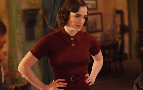 Elizabeth Henstridge star perfect pic
