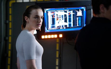 Elizabeth Henstridge nice star archive