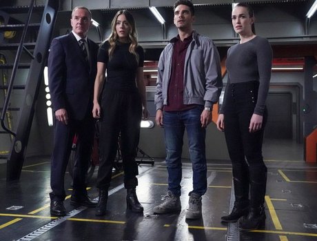 Elizabeth Henstridge xxx pornstar img